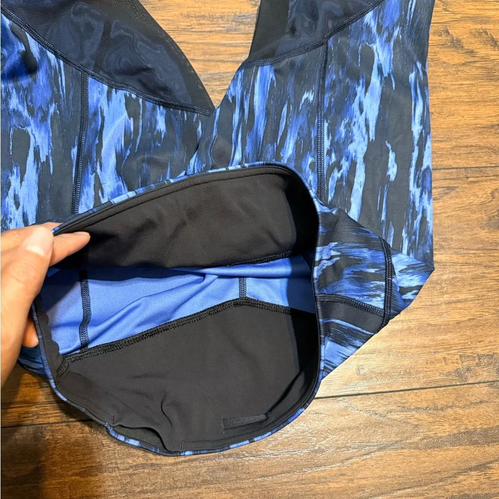 lululemon athletica Dynamic Blue and Black Patterned Leggings